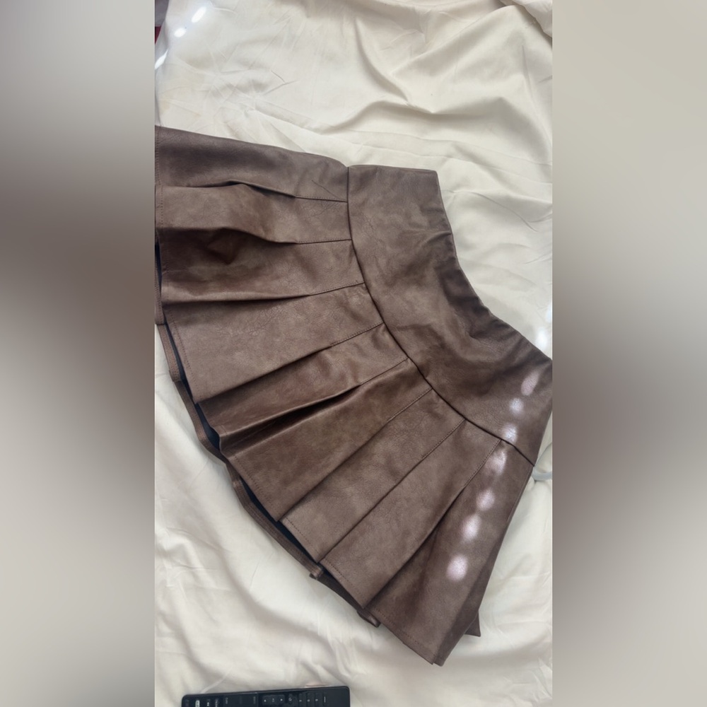 Missguided + Brown Mini Skirt